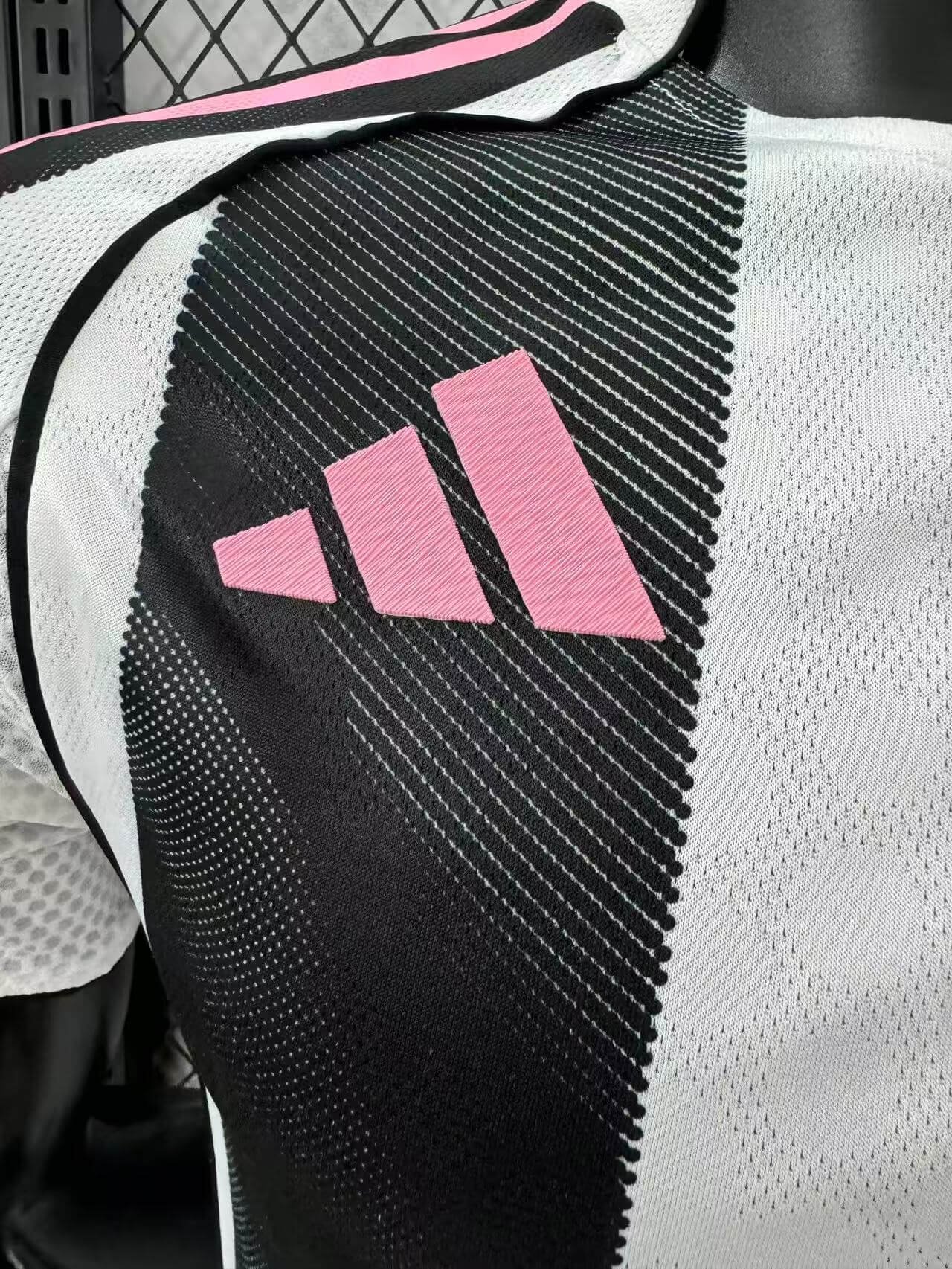 juventus 2025 titular 4 Camiseta Juventus 2025-26 - Imagen 4