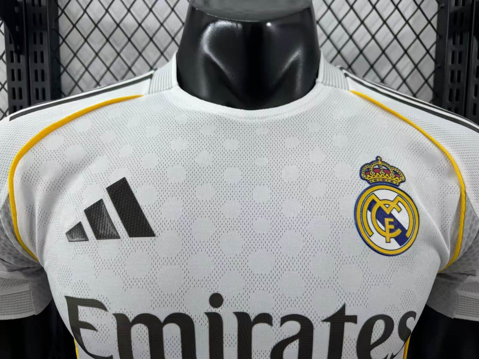 real madrid nueva 2025-26 2 Camiseta Real Madrid titular 2025-26 - Imagen 2