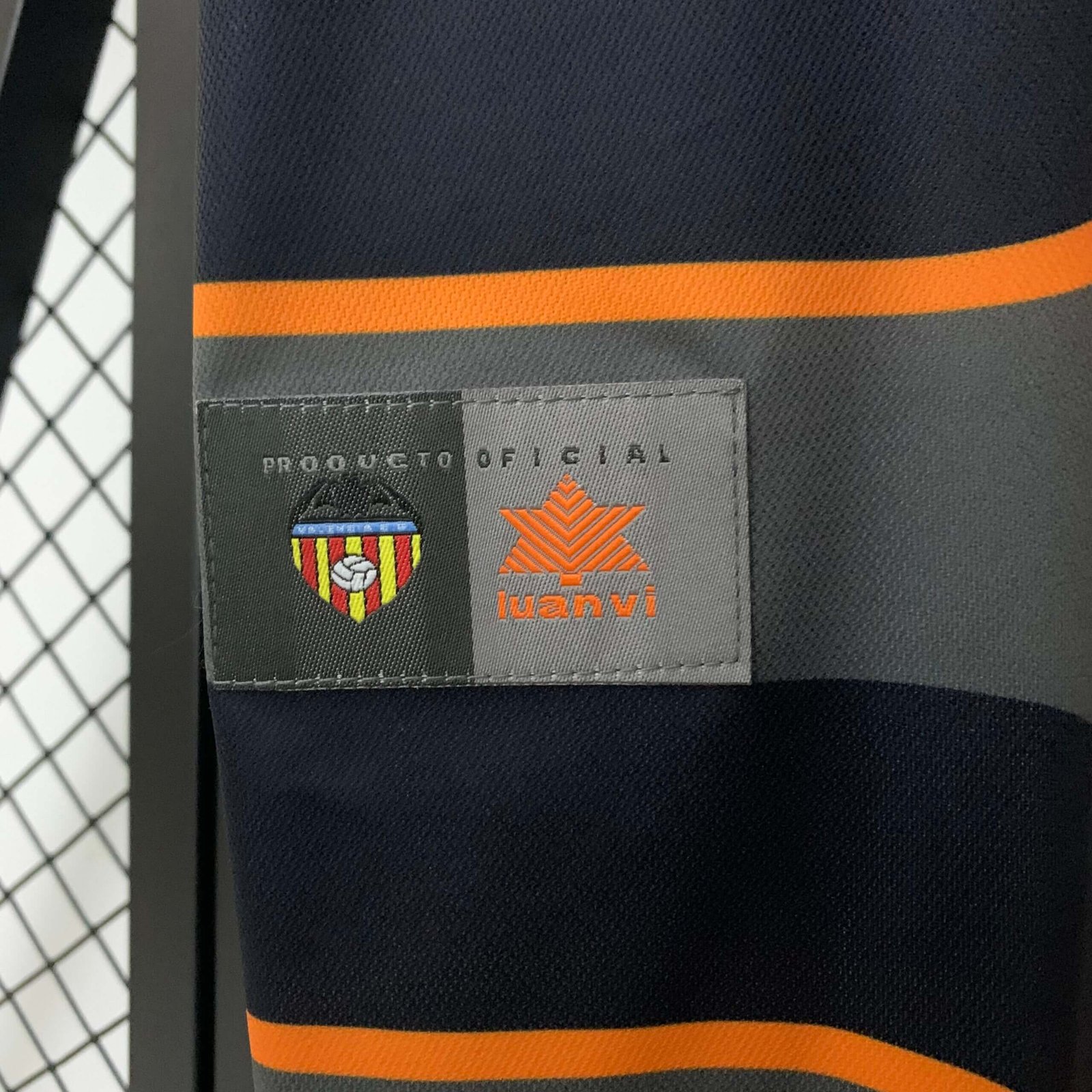 valencia 1999 2 Camiseta Retro Valencia 2000 alternativa - Imagen 3